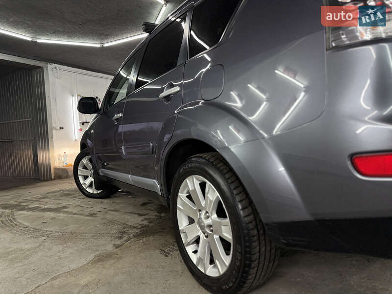 Позашляховик / Кросовер Mitsubishi Outlander 2008 в Кременці