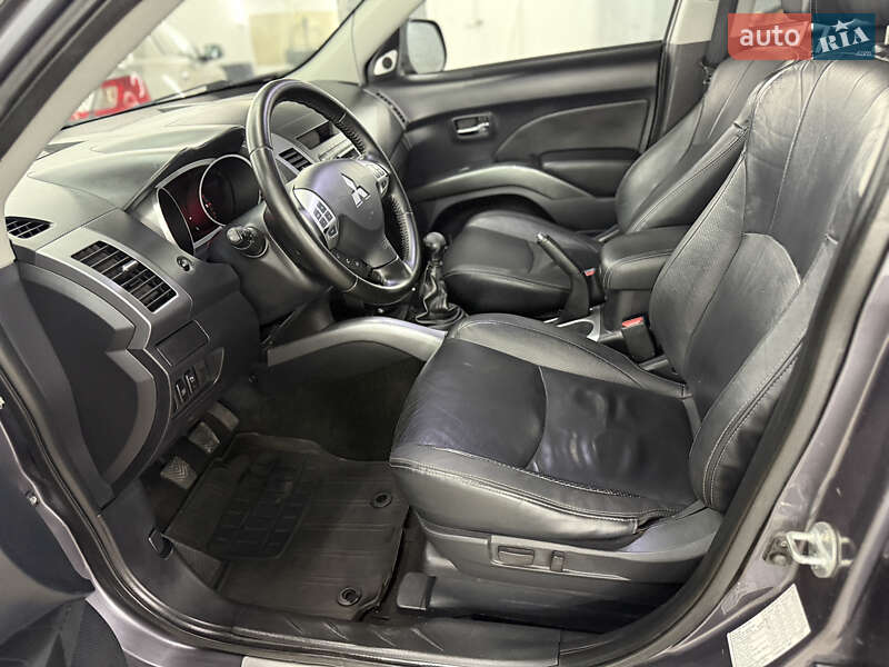 Позашляховик / Кросовер Mitsubishi Outlander 2008 в Кременці