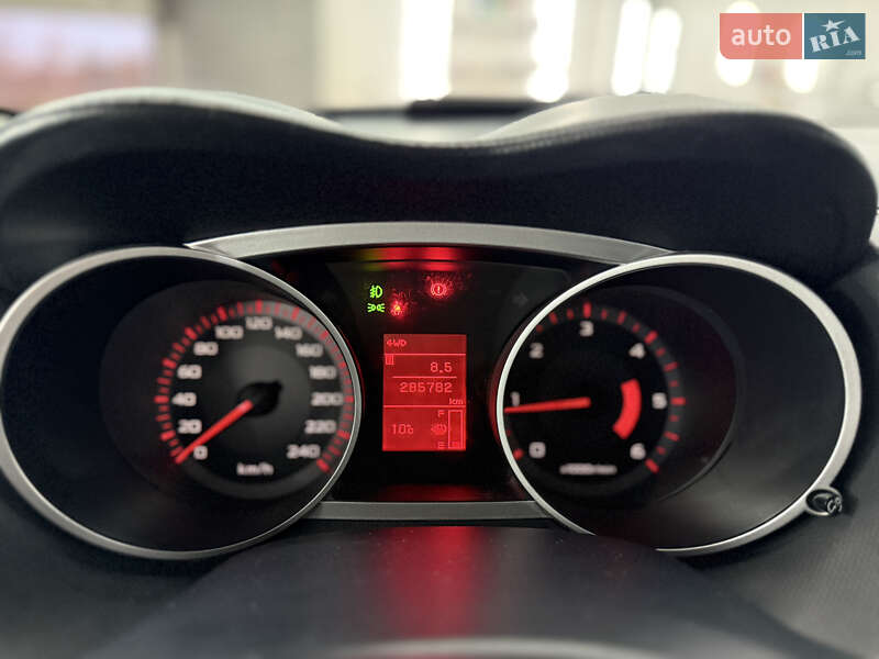 Позашляховик / Кросовер Mitsubishi Outlander 2008 в Кременці