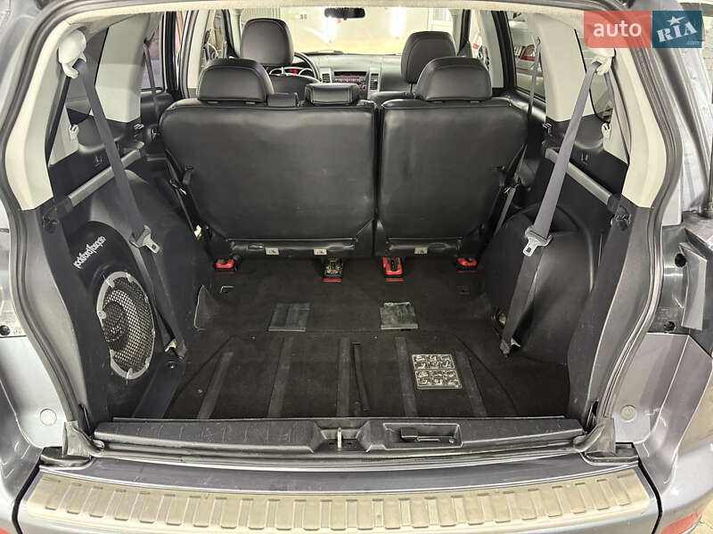 Позашляховик / Кросовер Mitsubishi Outlander 2008 в Кременці