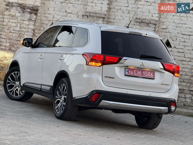 Внедорожник / Кроссовер Mitsubishi Outlander 2016 в Самборе фото 29 Внедорожник / Кроссовер Mitsubishi Outlander 2016 в Самборе