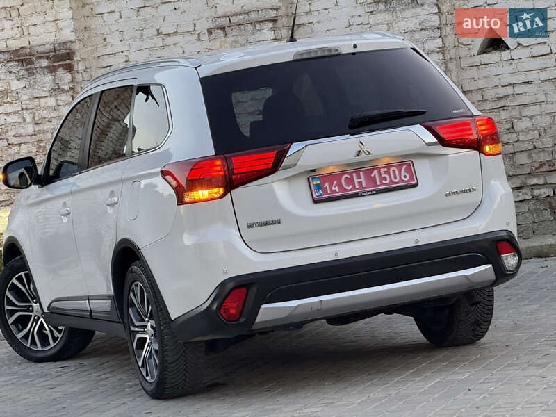 Внедорожник / Кроссовер Mitsubishi Outlander 2016 в Самборе фото 34 Внедорожник / Кроссовер Mitsubishi Outlander 2016 в Самборе