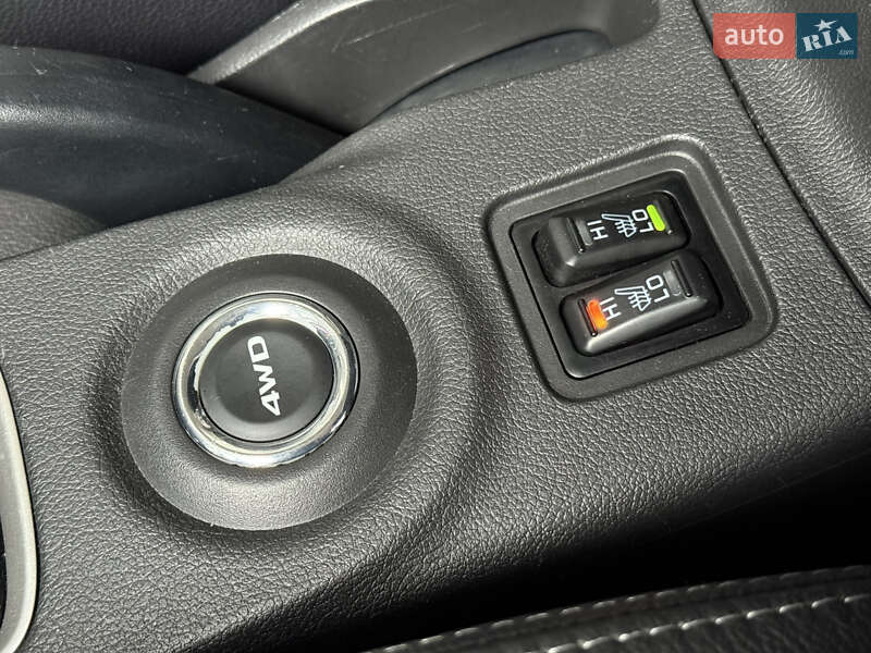 Внедорожник / Кроссовер Mitsubishi Outlander 2016 в Самборе фото 37 Внедорожник / Кроссовер Mitsubishi Outlander 2016 в Самборе