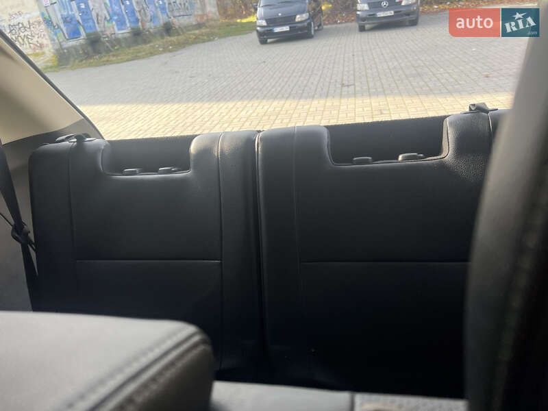 Позашляховик / Кросовер Mitsubishi Outlander 2016 в Чернівцях