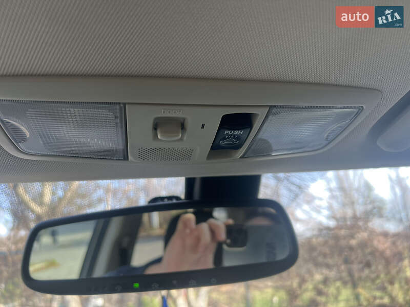 Позашляховик / Кросовер Mitsubishi Outlander 2016 в Чернівцях