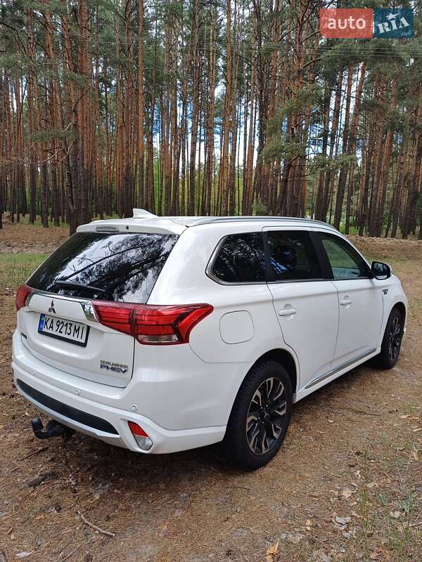 Внедорожник / Кроссовер Mitsubishi Outlander 2017 в Киеве фото 6 Внедорожник / Кроссовер Mitsubishi Outlander 2017 в Киеве