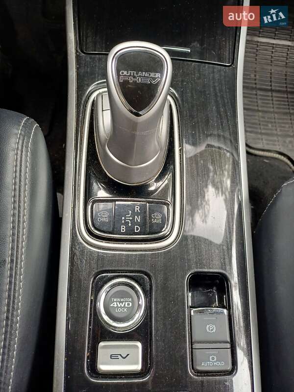 Внедорожник / Кроссовер Mitsubishi Outlander 2017 в Киеве фото 11 Внедорожник / Кроссовер Mitsubishi Outlander 2017 в Киеве