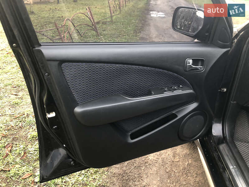 Позашляховик / Кросовер Mitsubishi Outlander 2007 в Харкові