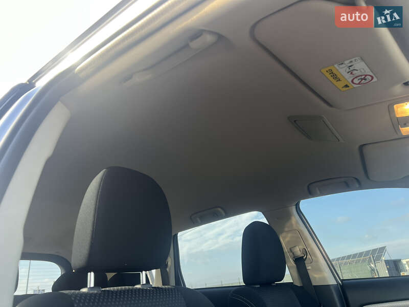 Внедорожник / Кроссовер Mitsubishi Outlander 2017 в Киеве