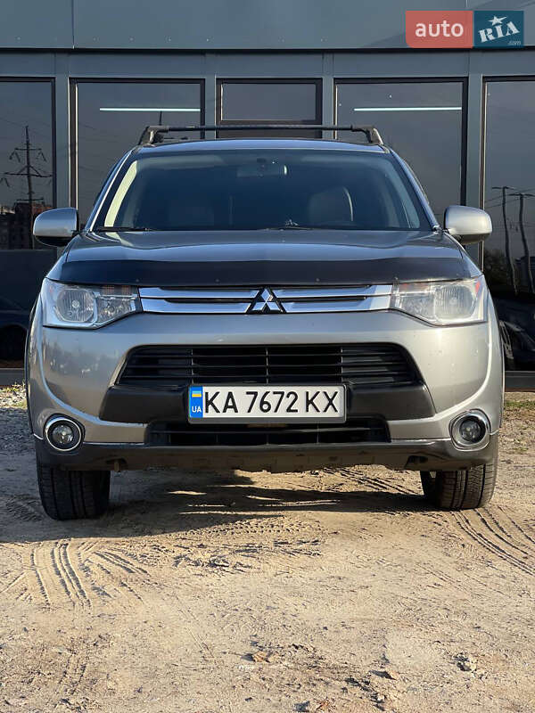 Внедорожник / Кроссовер Mitsubishi Outlander 2014 в Киеве