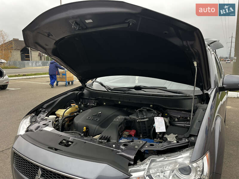 Внедорожник / Кроссовер Mitsubishi Outlander 2012 в Луцке фото 39 Внедорожник / Кроссовер Mitsubishi Outlander 2012 в Луцке