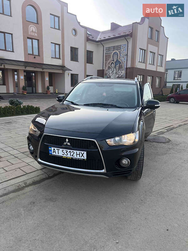 Внедорожник / Кроссовер Mitsubishi Outlander 2010 в Ивано-Франковске фото 2 Внедорожник / Кроссовер Mitsubishi Outlander 2010 в Ивано-Франковске