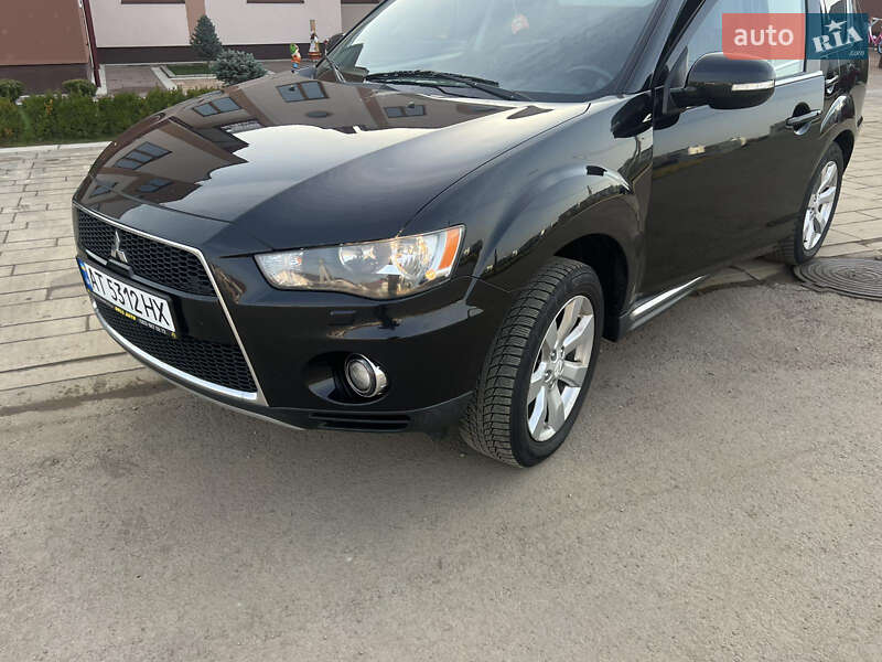 Внедорожник / Кроссовер Mitsubishi Outlander 2010 в Ивано-Франковске фото 3 Внедорожник / Кроссовер Mitsubishi Outlander 2010 в Ивано-Франковске