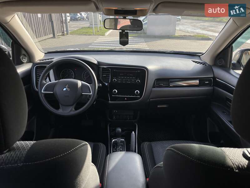 Внедорожник / Кроссовер Mitsubishi Outlander 2021 в Черновцах фото 20 Внедорожник / Кроссовер Mitsubishi Outlander 2021 в Черновцах