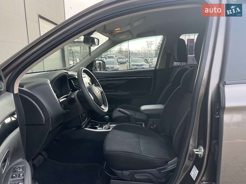 Внедорожник / Кроссовер Mitsubishi Outlander 2021 в Черновцах фото 15 Внедорожник / Кроссовер Mitsubishi Outlander 2021 в Черновцах