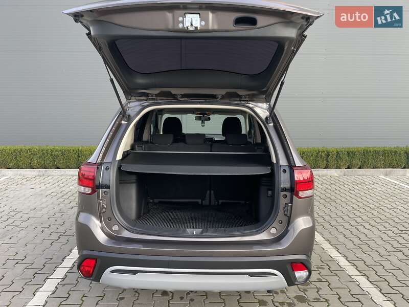 Внедорожник / Кроссовер Mitsubishi Outlander 2021 в Черновцах фото 7 Внедорожник / Кроссовер Mitsubishi Outlander 2021 в Черновцах