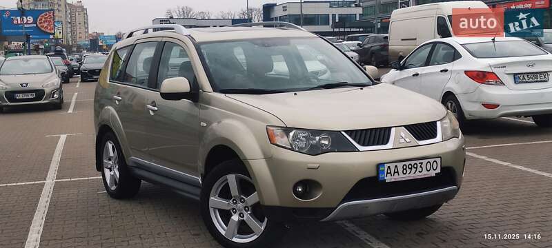 Внедорожник / Кроссовер Mitsubishi Outlander 2009 в Киеве