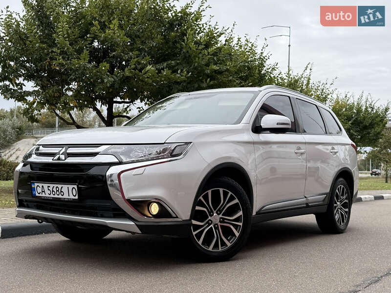 Позашляховик / Кросовер Mitsubishi Outlander 2015 в Києві