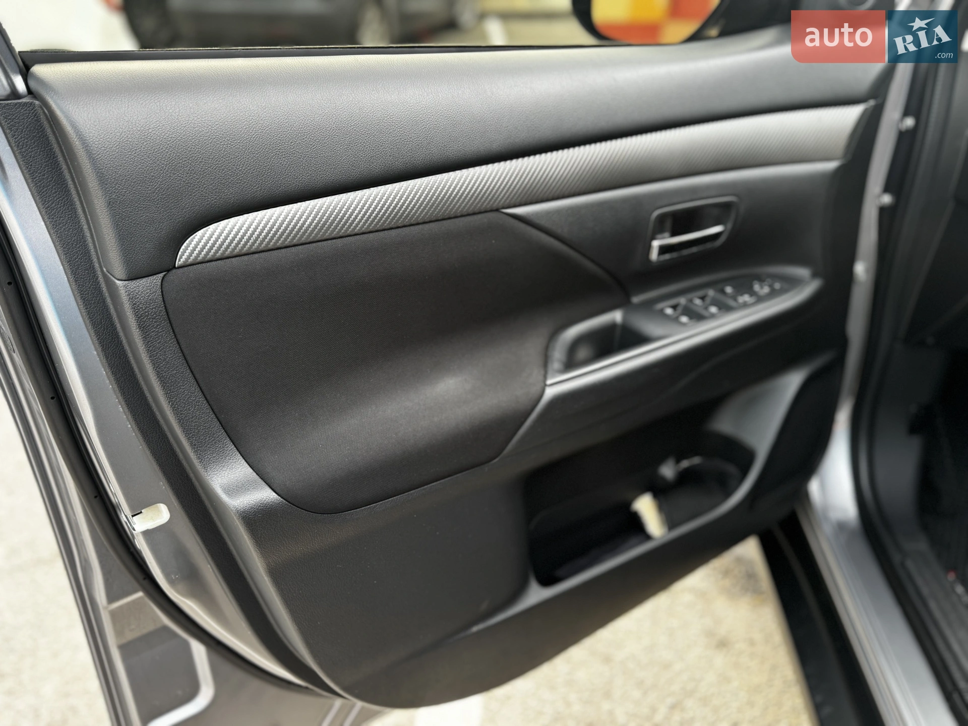 2017 Mitsubishi Outlander - мініатюра 17