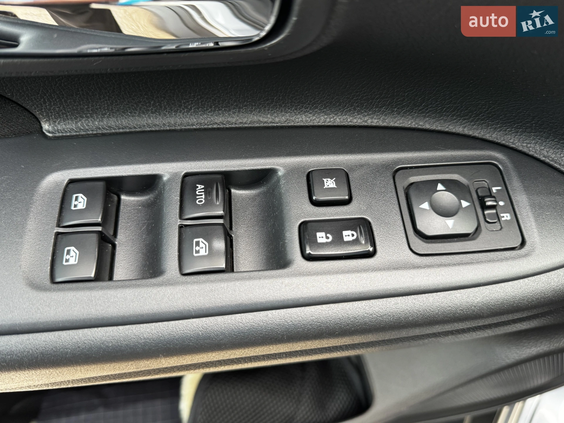 2017 Mitsubishi Outlander - мініатюра 18