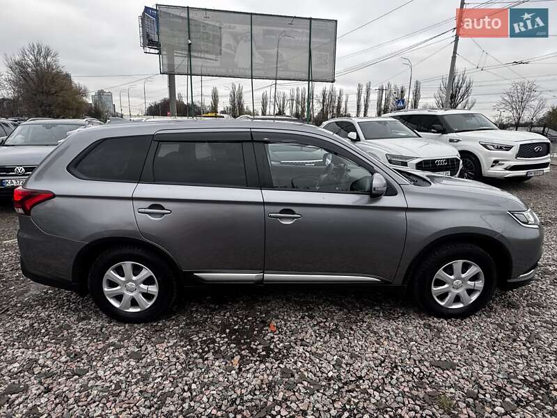 Внедорожник / Кроссовер Mitsubishi Outlander 2021 в Киеве фото 8 Внедорожник / Кроссовер Mitsubishi Outlander 2021 в Киеве