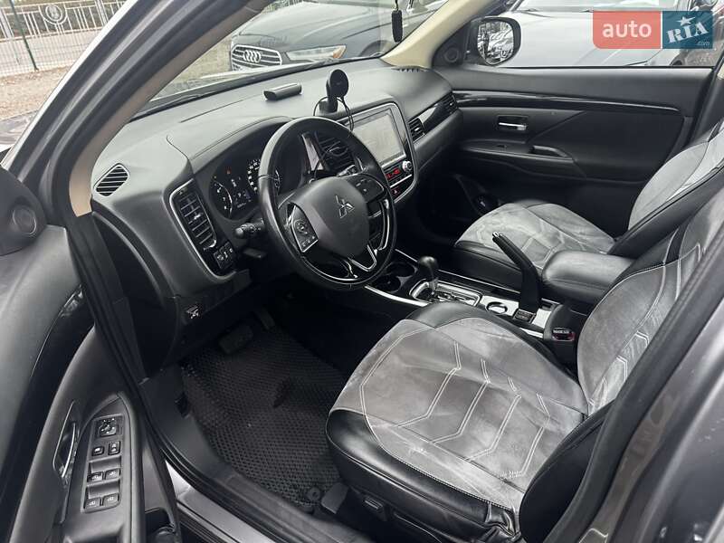 Внедорожник / Кроссовер Mitsubishi Outlander 2021 в Киеве фото 11 Внедорожник / Кроссовер Mitsubishi Outlander 2021 в Киеве