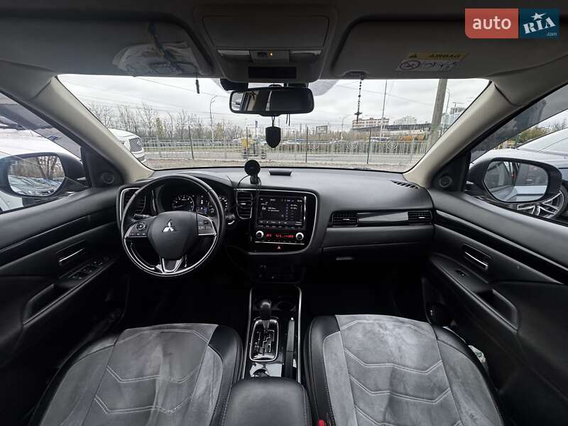 Внедорожник / Кроссовер Mitsubishi Outlander 2021 в Киеве фото 23 Внедорожник / Кроссовер Mitsubishi Outlander 2021 в Киеве