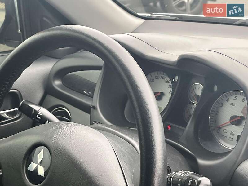 Позашляховик / Кросовер Mitsubishi Outlander 2008 в Києві