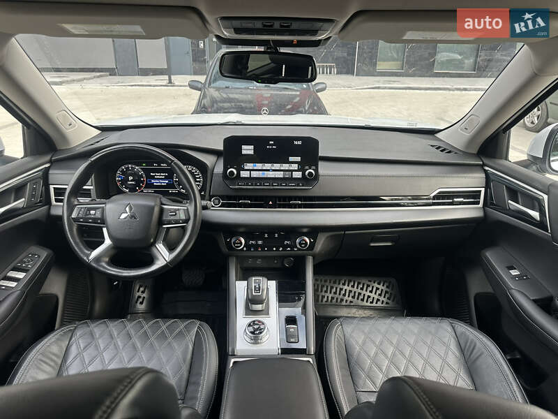 Внедорожник / Кроссовер Mitsubishi Outlander 2021 в Ужгороде фото 8 Внедорожник / Кроссовер Mitsubishi Outlander 2021 в Ужгороде
