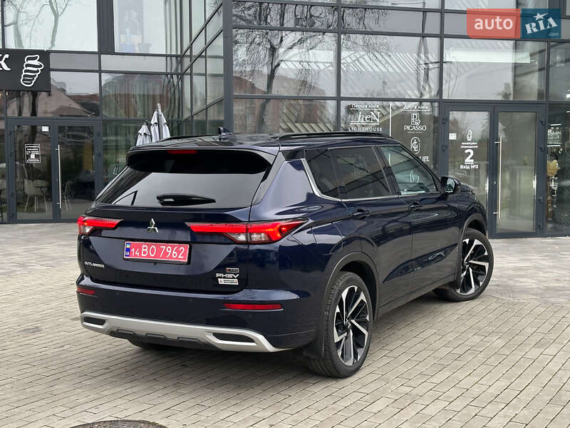 Позашляховик / Кросовер Mitsubishi Outlander 2023 в Львові