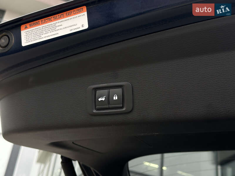 Позашляховик / Кросовер Mitsubishi Outlander 2023 в Львові