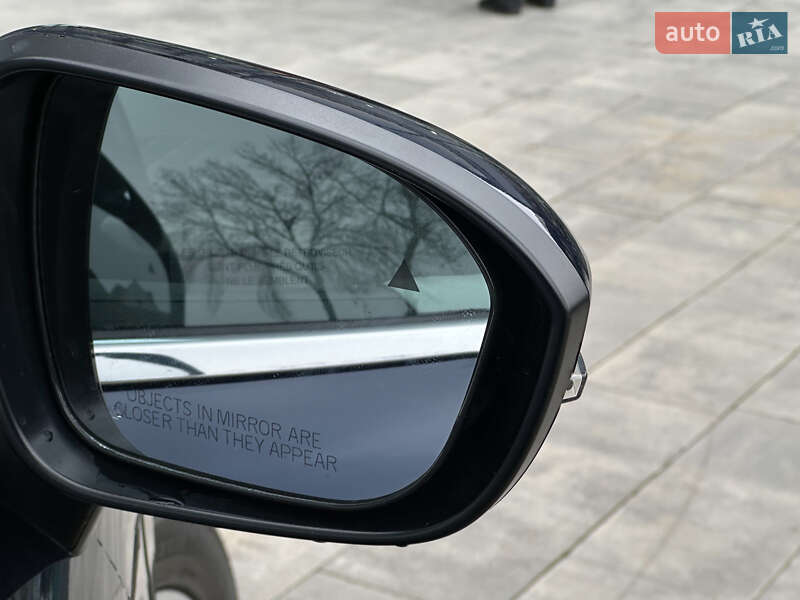 Позашляховик / Кросовер Mitsubishi Outlander 2023 в Львові