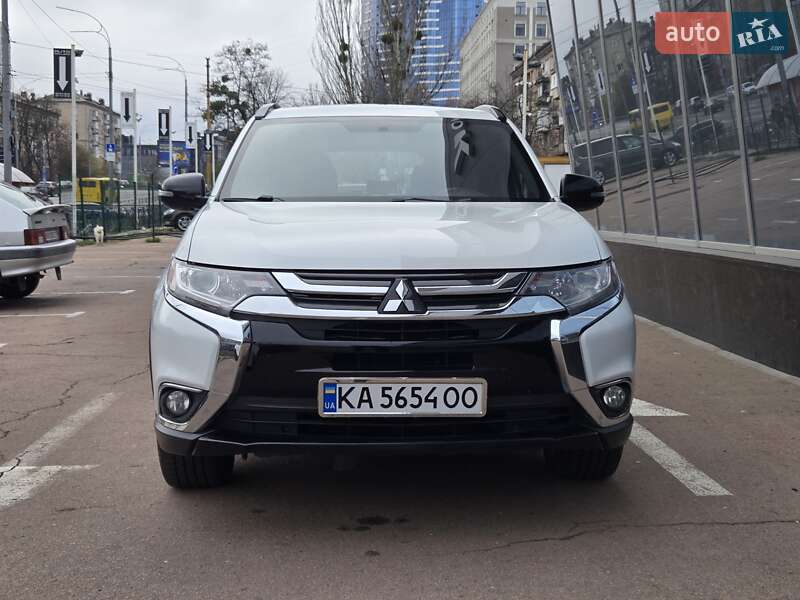 Внедорожник / Кроссовер Mitsubishi Outlander 2017 в Киеве фото 3 Внедорожник / Кроссовер Mitsubishi Outlander 2017 в Киеве