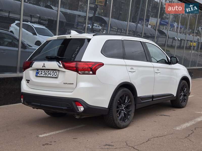 Внедорожник / Кроссовер Mitsubishi Outlander 2017 в Киеве фото 4 Внедорожник / Кроссовер Mitsubishi Outlander 2017 в Киеве