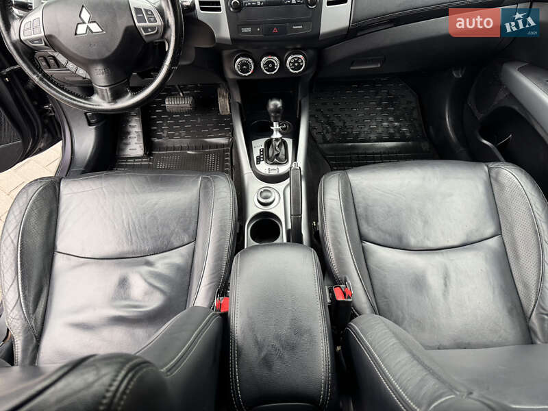 Внедорожник / Кроссовер Mitsubishi Outlander 2010 в Тернополе