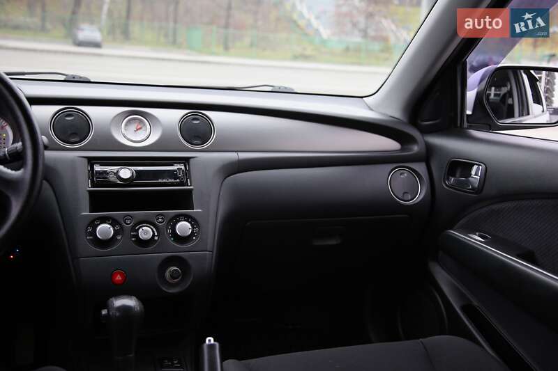 Внедорожник / Кроссовер Mitsubishi Outlander 2006 в Харькове