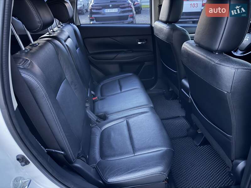 Позашляховик / Кросовер Mitsubishi Outlander 2012 в Дніпрі