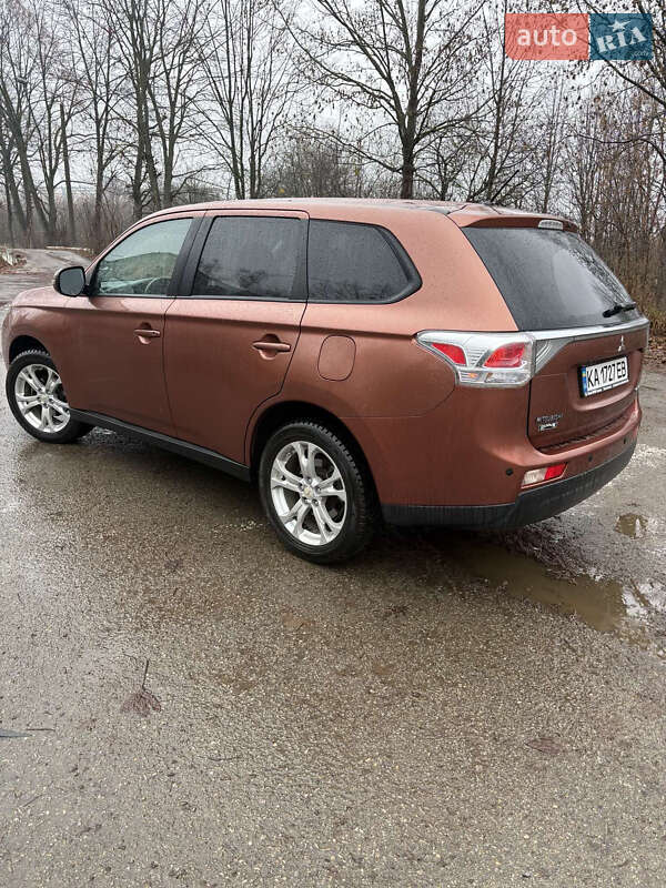 Позашляховик / Кросовер Mitsubishi Outlander 2013 в Івано-Франківську фото 3 Позашляховик / Кросовер Mitsubishi Outlander 2013 в Івано-Франківську
