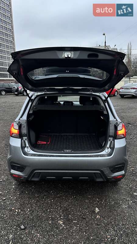 Внедорожник / Кроссовер Mitsubishi Outlander 2020 в Харькове фото 7 Внедорожник / Кроссовер Mitsubishi Outlander 2020 в Харькове