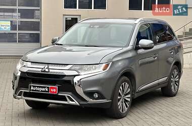 Внедорожник / Кроссовер Mitsubishi Outlander 2019 в Одессе