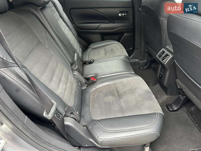 Внедорожник / Кроссовер Mitsubishi Outlander 2019 в Одессе