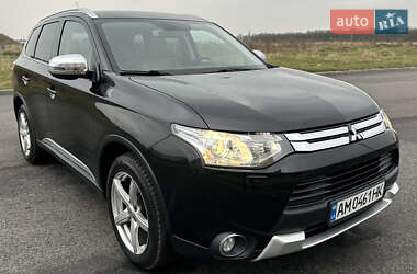 Позашляховик / Кросовер Mitsubishi Outlander 2015 в Вінниці