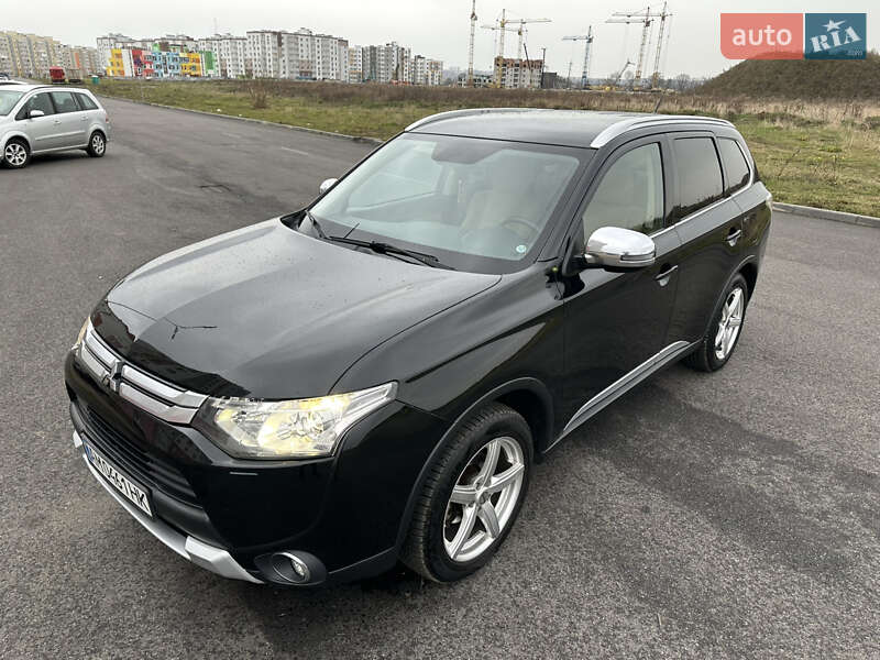 Позашляховик / Кросовер Mitsubishi Outlander 2015 в Вінниці