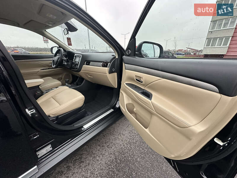 Позашляховик / Кросовер Mitsubishi Outlander 2015 в Вінниці