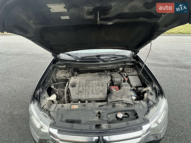 Позашляховик / Кросовер Mitsubishi Outlander 2015 в Вінниці