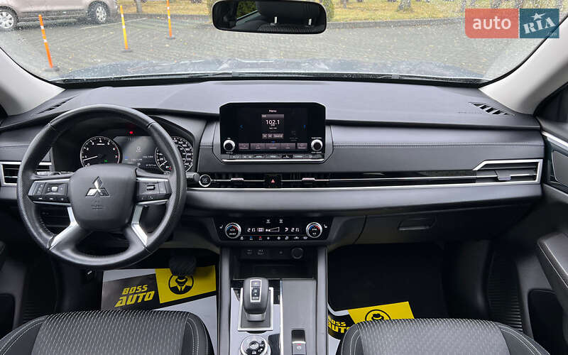 Внедорожник / Кроссовер Mitsubishi Outlander 2021 в Львове