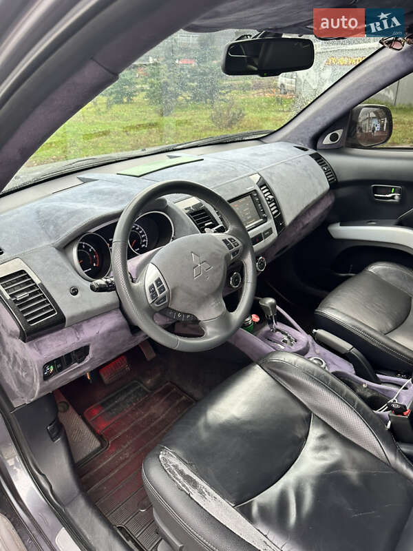 Позашляховик / Кросовер Mitsubishi Outlander 2009 в Києві