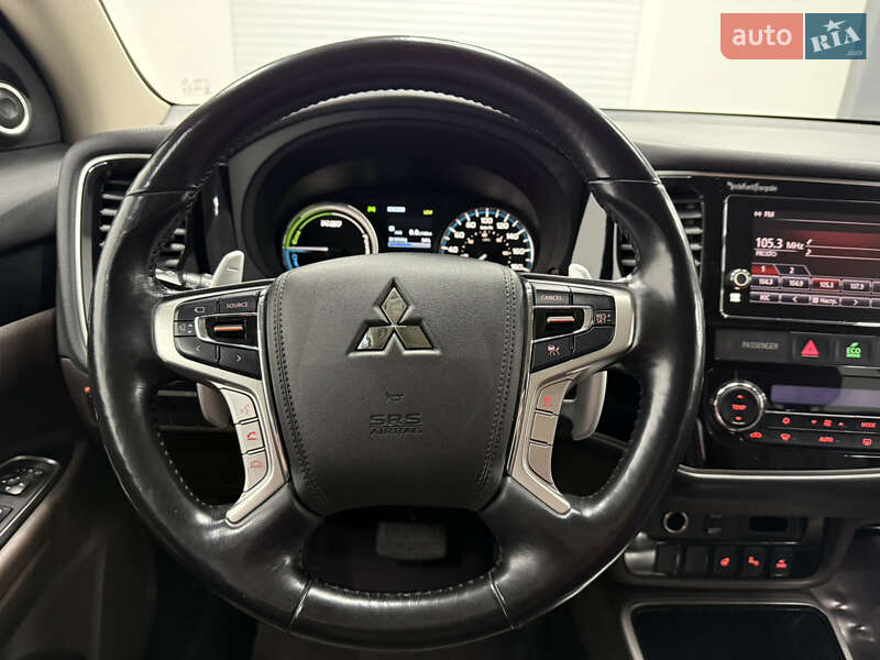 Позашляховик / Кросовер Mitsubishi Outlander 2018 в Одесі