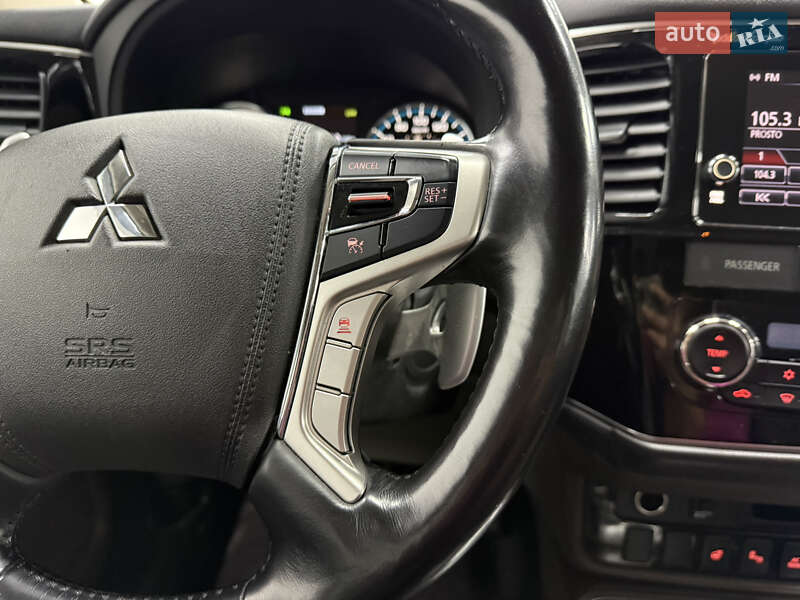 Позашляховик / Кросовер Mitsubishi Outlander 2018 в Одесі