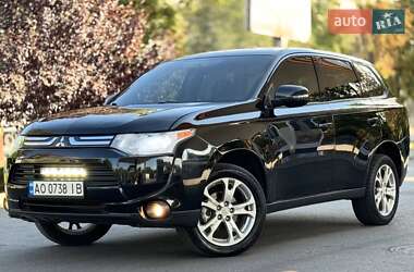 Позашляховик / Кросовер Mitsubishi Outlander 2013 в Львові